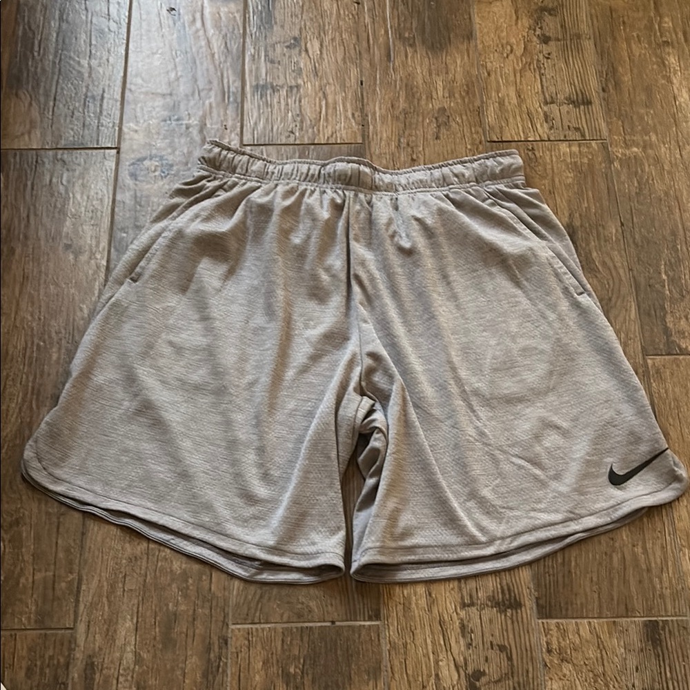 Nike Dri-Fit Gray Athletic Shorts Lightweight Elastic Waist size XL.